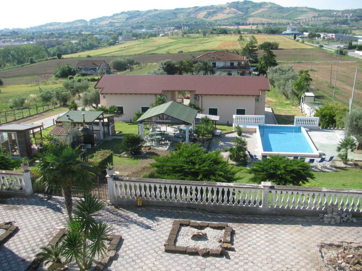 Residence Il Villaggio Del Re Corropoli Exterior foto